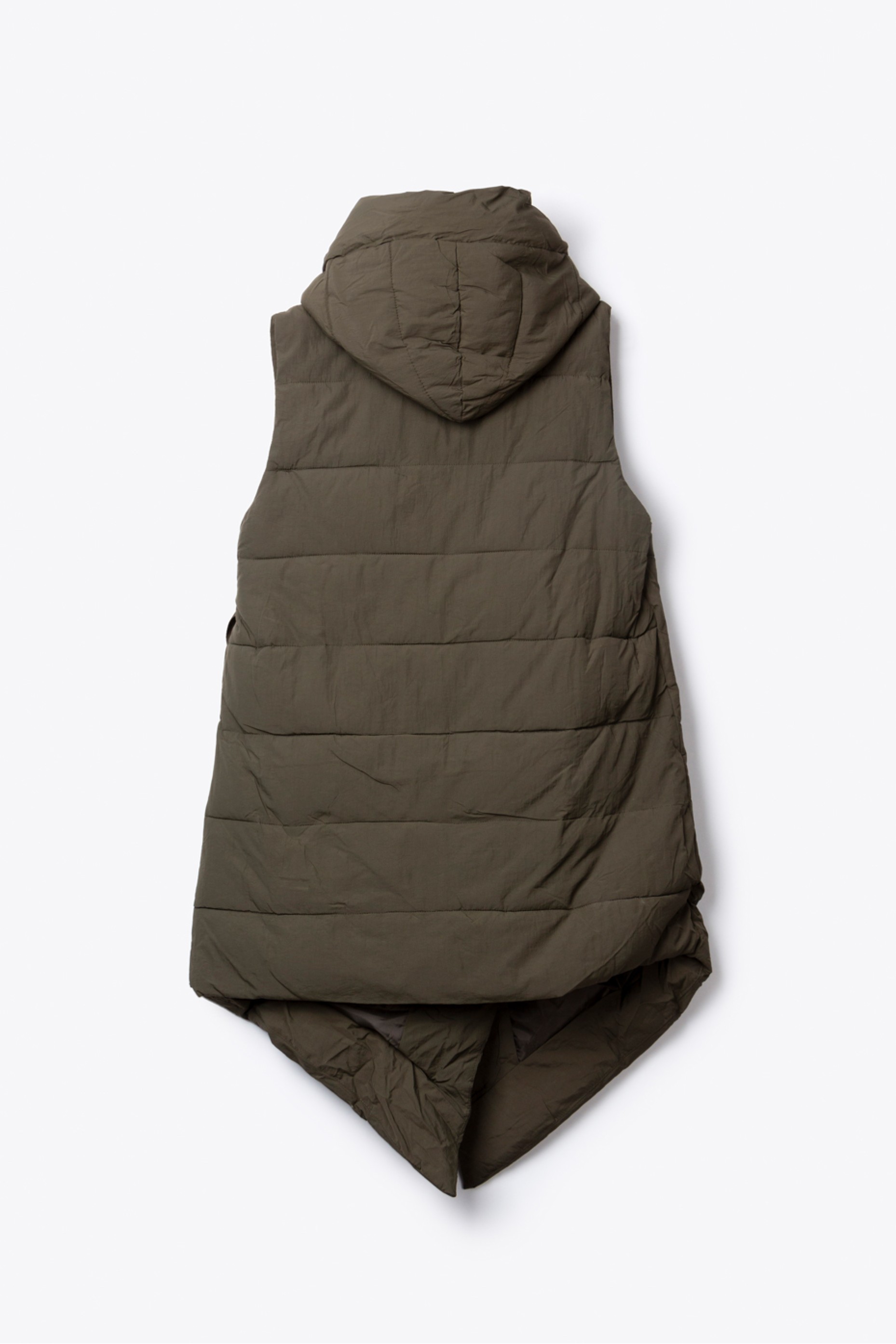 SLEEVELESS PUFFER JACKET WITH OBLIQUE FASTENING | HELMI e-shop