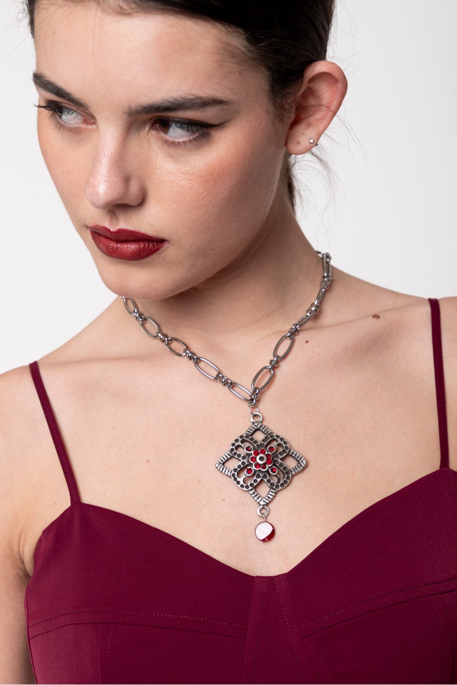 CHAIN NECKLACE WITH PENDANT