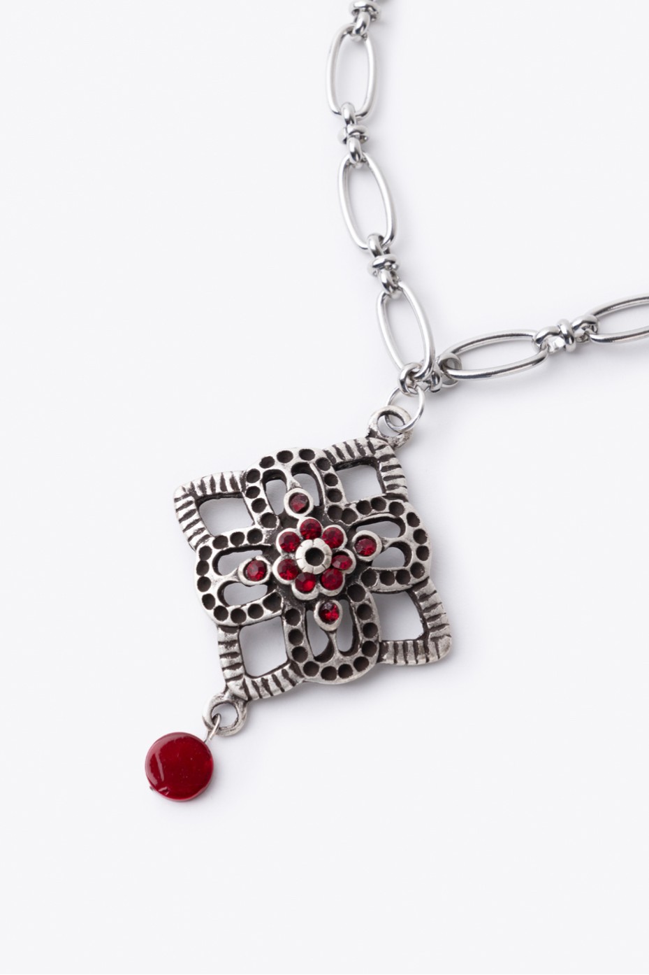 CHAIN NECKLACE WITH PENDANT