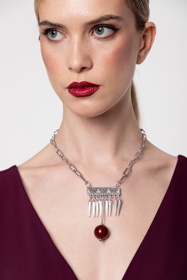 CHAIN NECKLACE WITH AGATES BALL