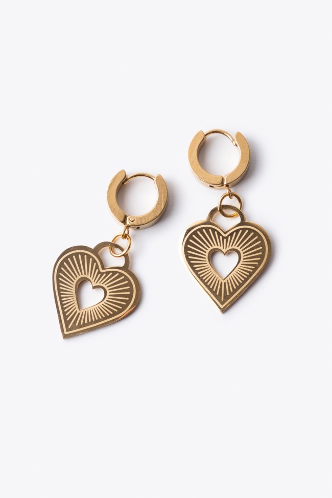 EARRINGS WITH A DANGLING HEART