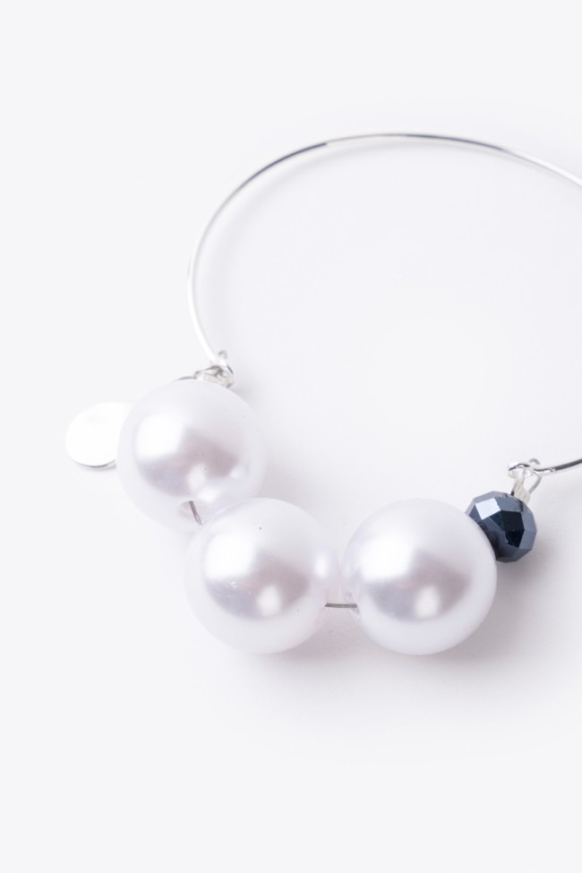 BRACELET WITH PEARLS