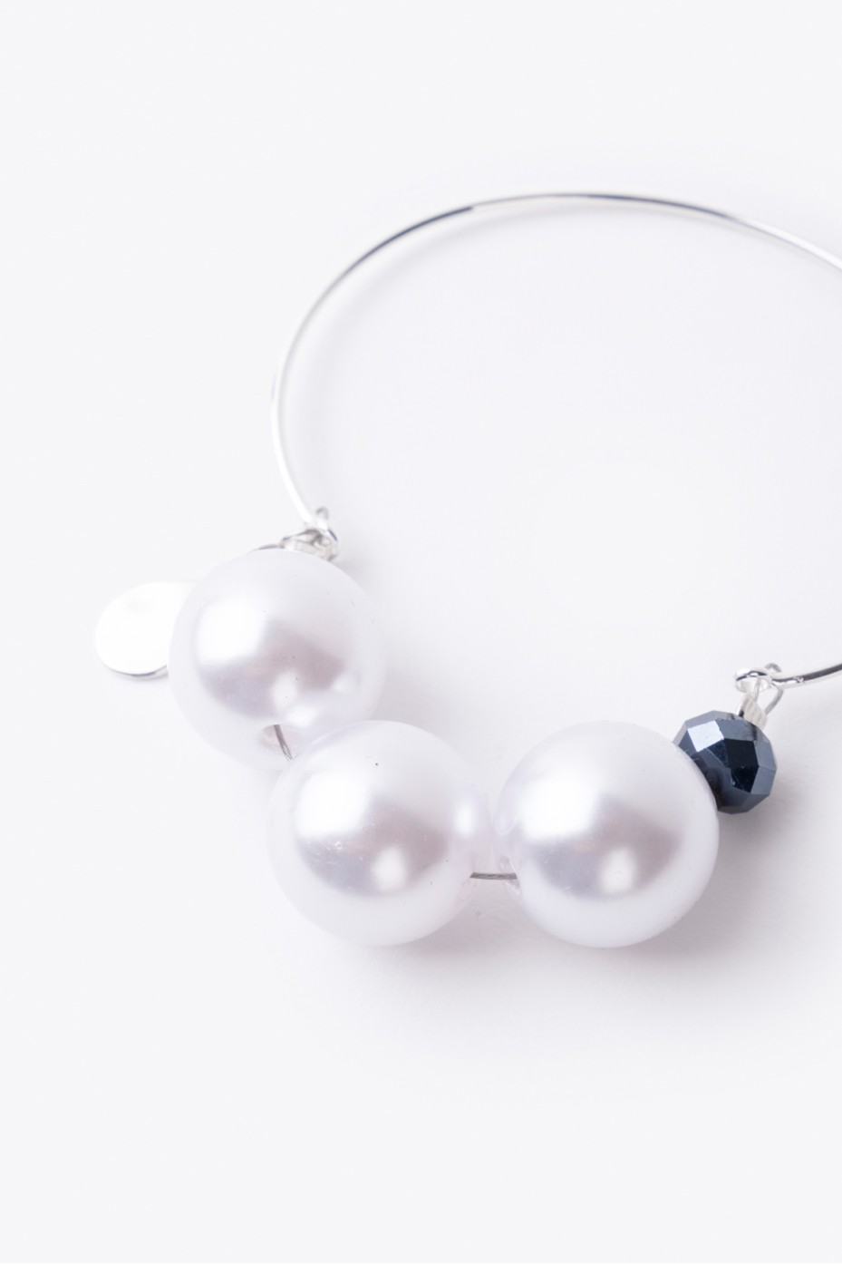 BRACELET WITH PEARLS