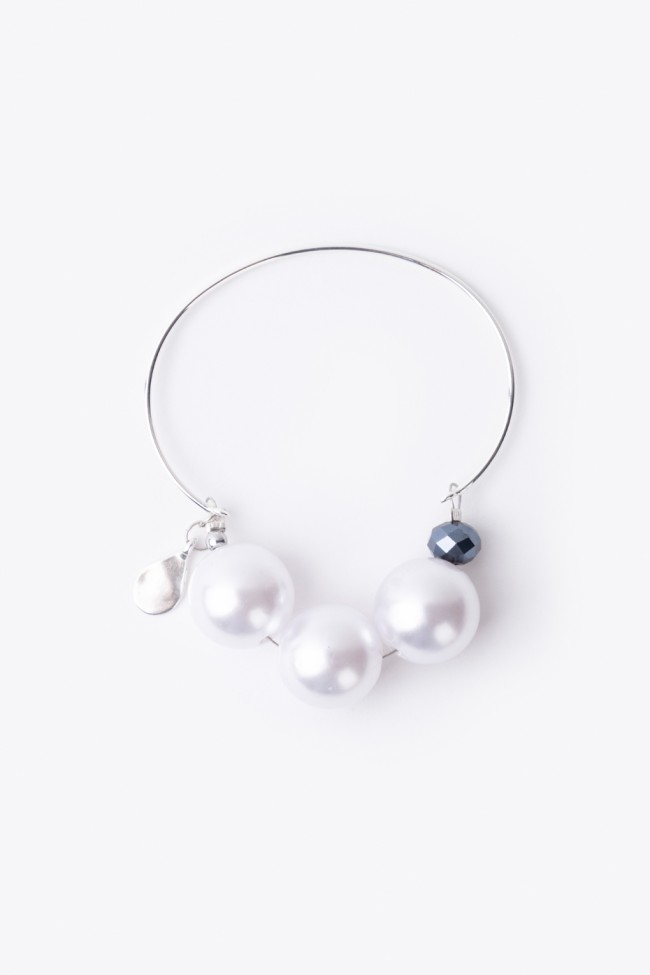 BRACELET WITH PEARLS