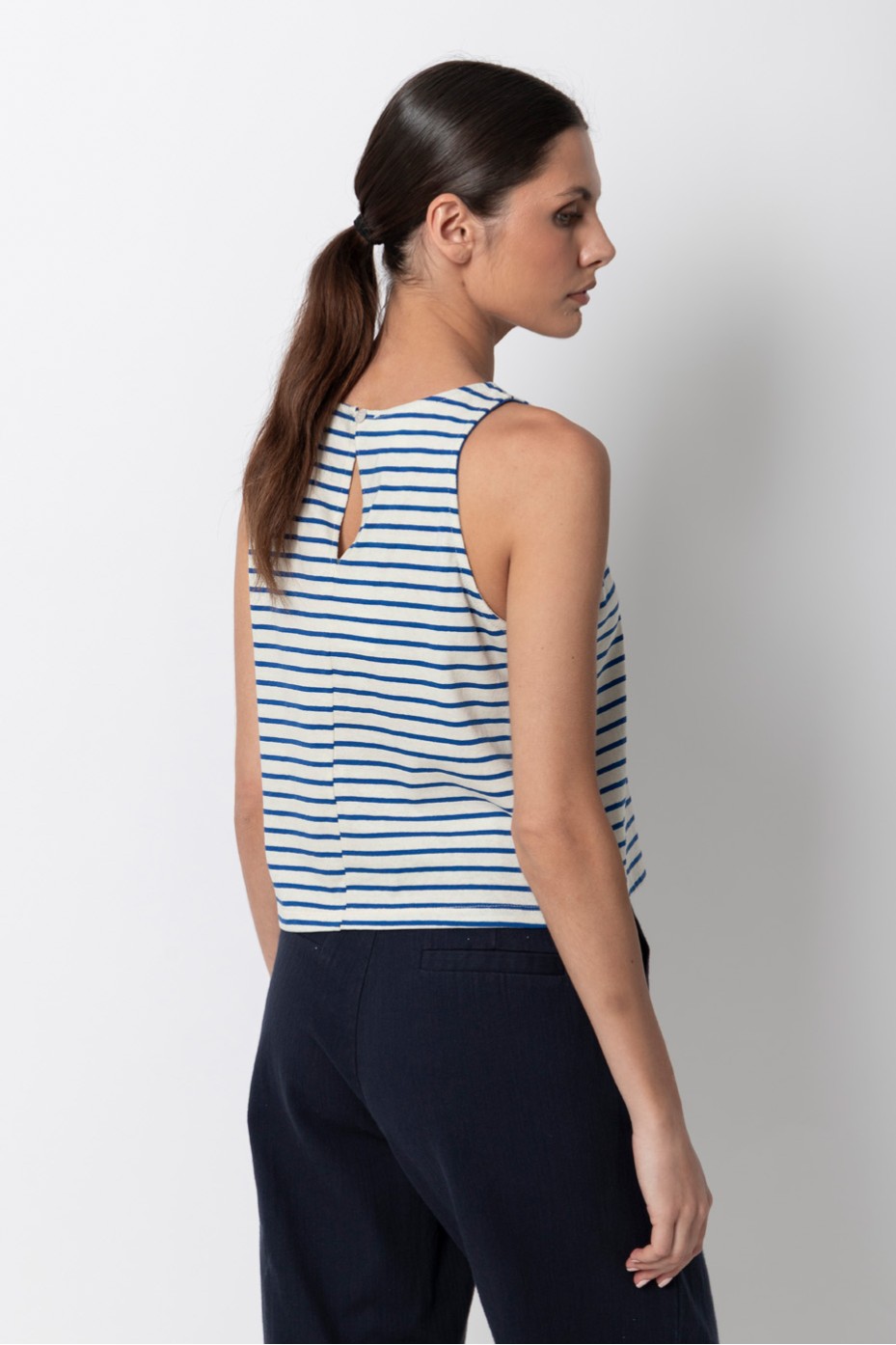 STRIPPED SLEEVELESS BLOUSE