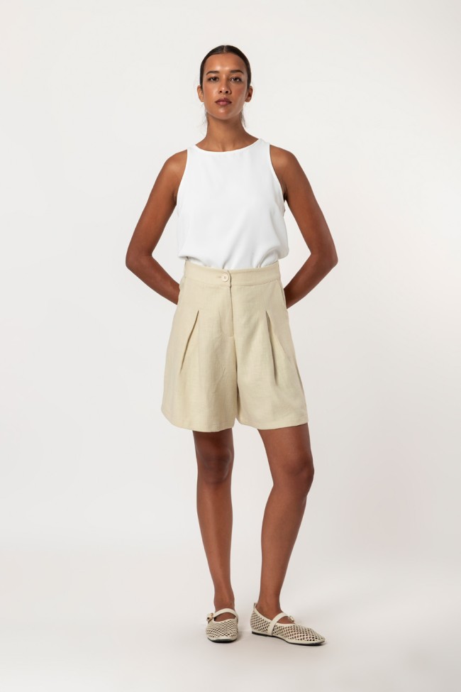 SHORTS WITH PLEATS