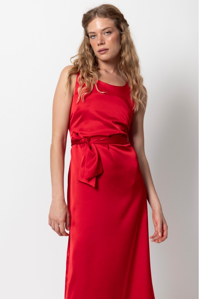 SLEEVELESS SATIN DRESS WITH BELT