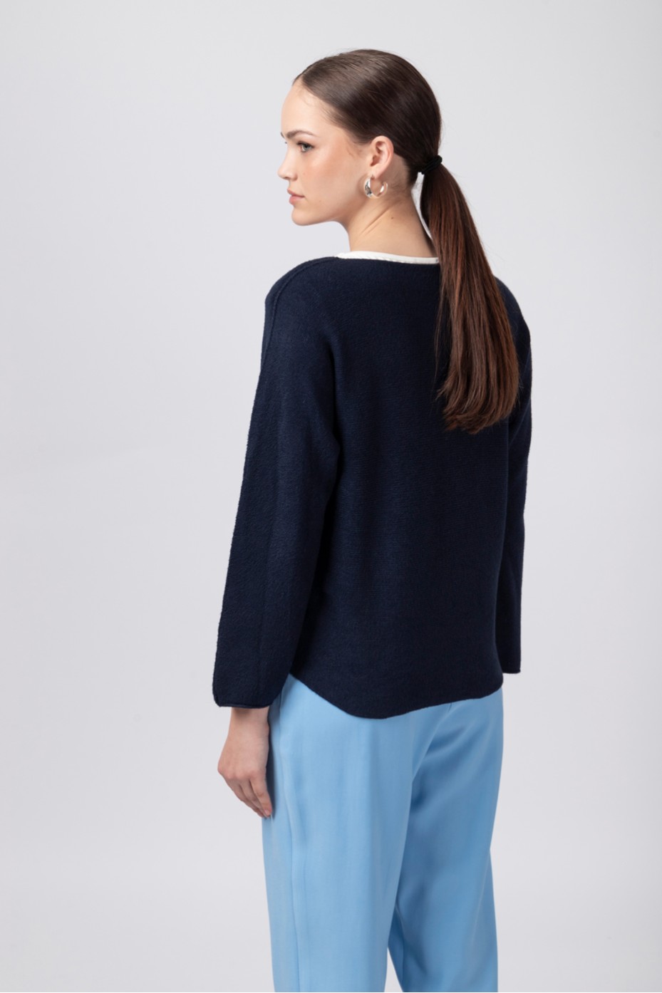 KNITTED BLOUSE WITH NECKLINE