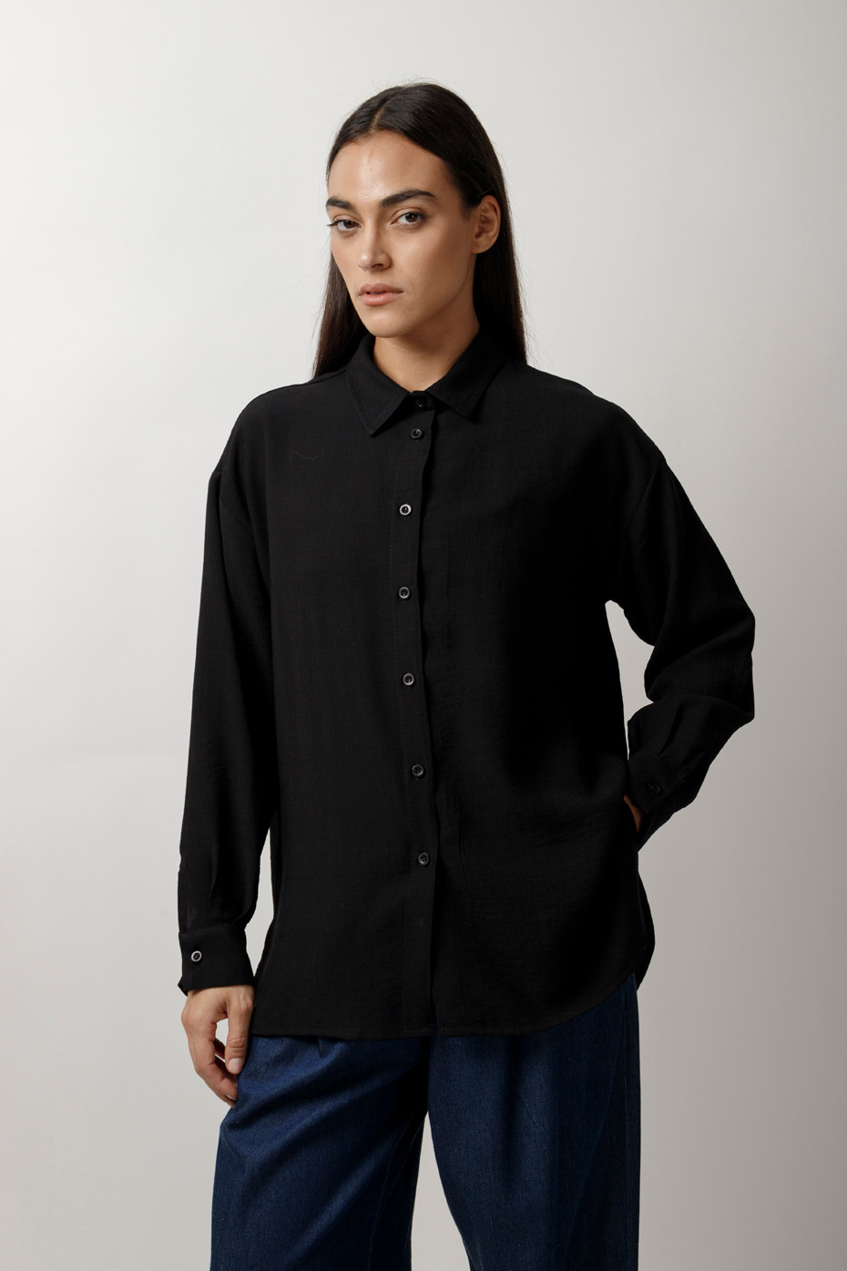 ΠΟΥΚΑΜΙΣΟ OVERSIZED ΜΕ ΠΙΣΩ ΠΙΕΤΑ