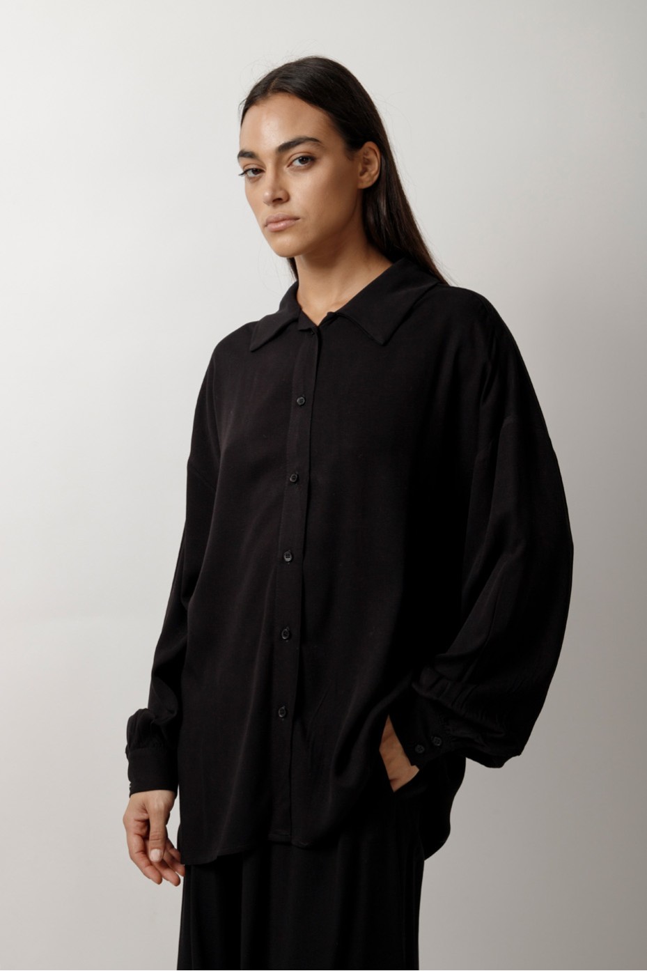 ΠΟΥΚΑΜΙΣΟ ΜΑΚΡΥΜΑΝΙΚΟ OVERSIZED