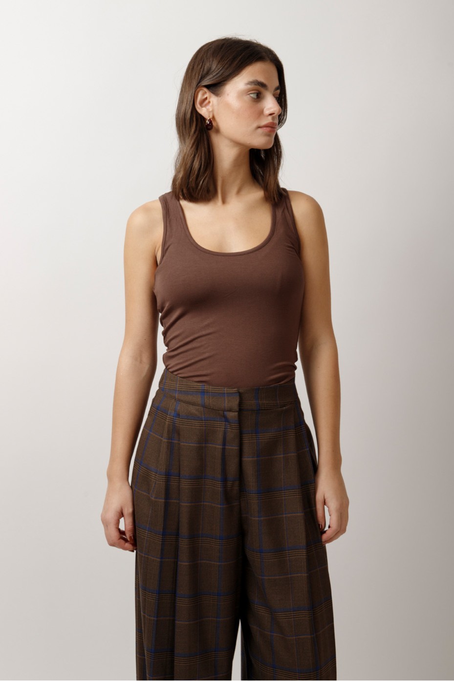 BAMBOO SLEEVELESS BLOUSE