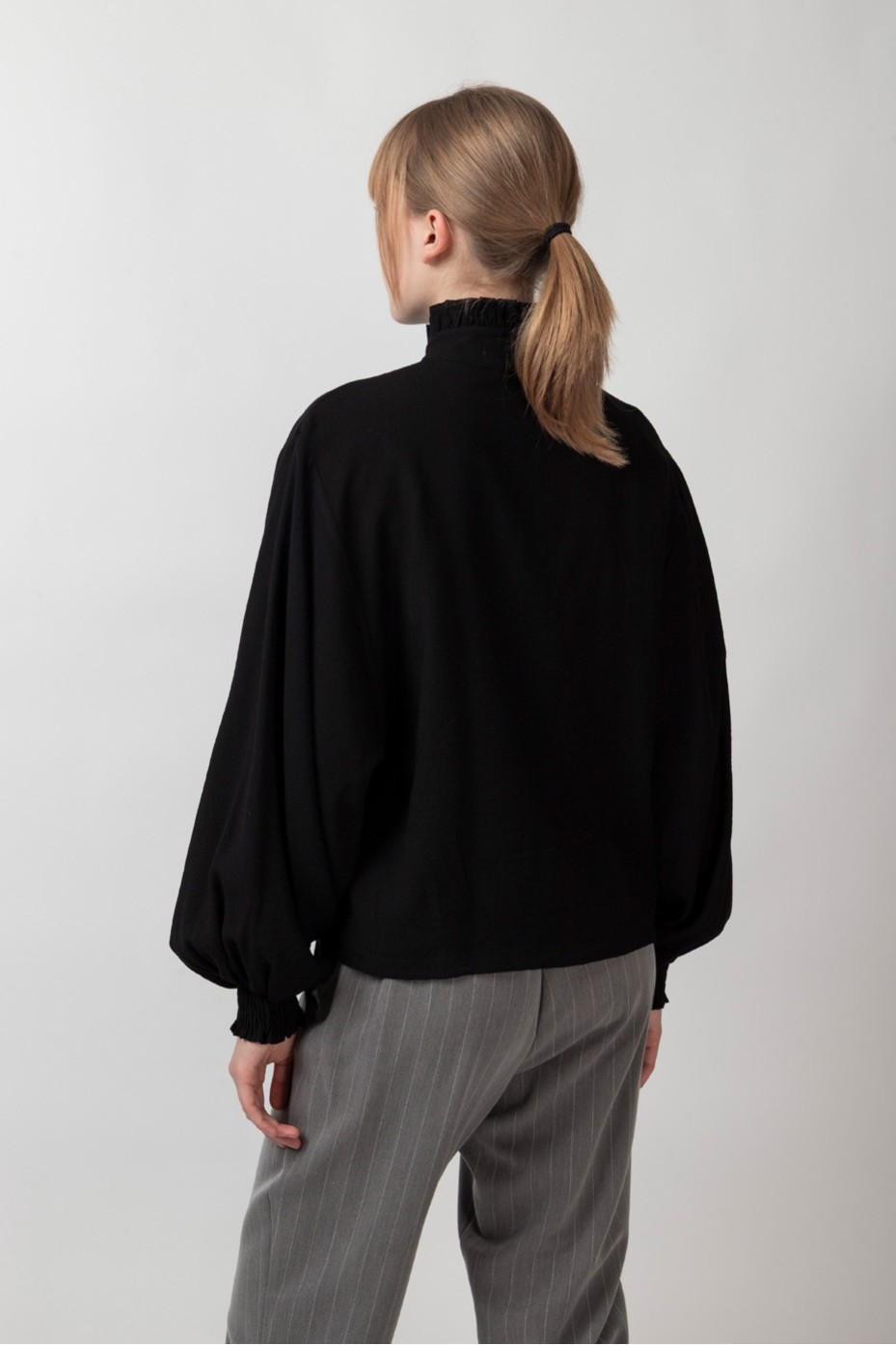 ΜΠΛΟΥΖΑ ΜΕ ΛΟΥΠΕΤΟ ΚΑΙ ΚΟΥΜΠΙΑ