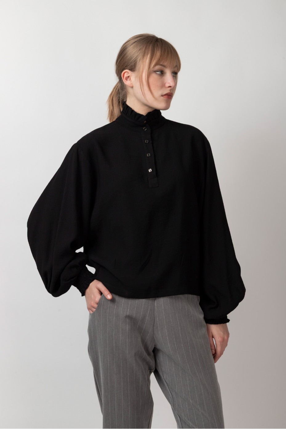 ΜΠΛΟΥΖΑ ΜΕ ΛΟΥΠΕΤΟ ΚΑΙ ΚΟΥΜΠΙΑ