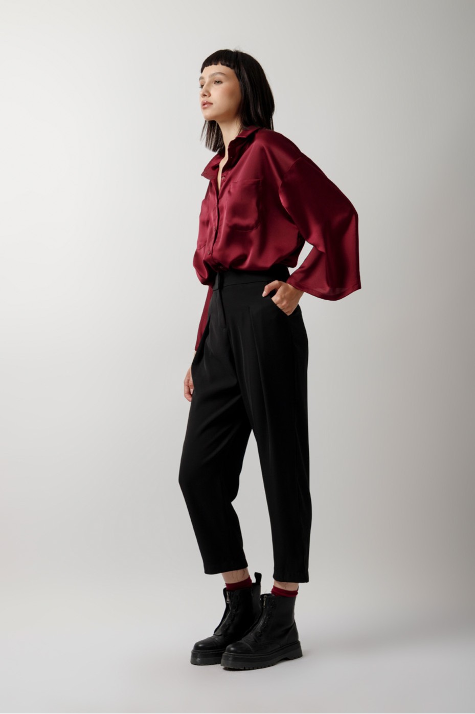 CROP PANTS WITH PLEATS