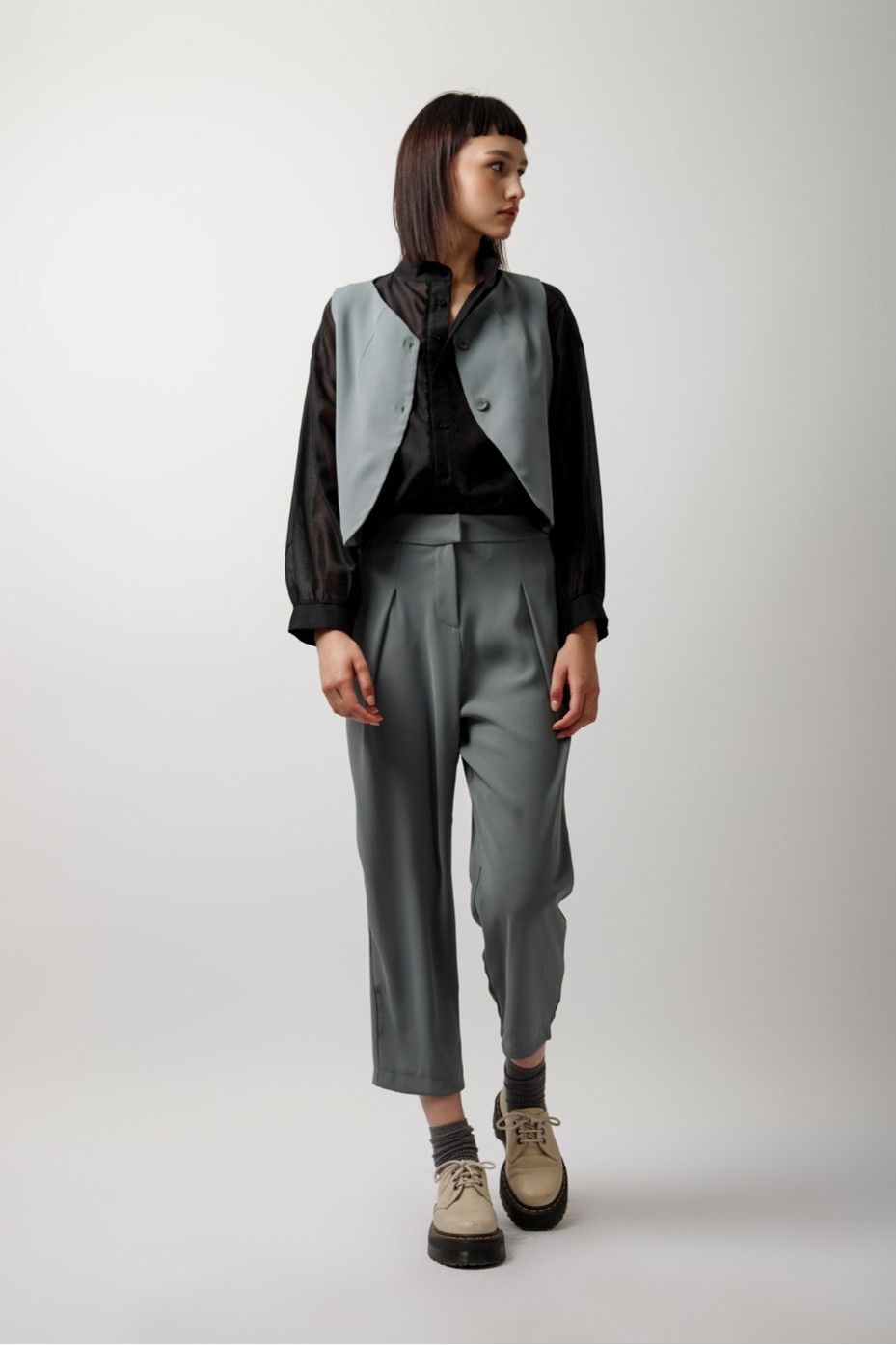 CROP PANTS WITH PLEATS