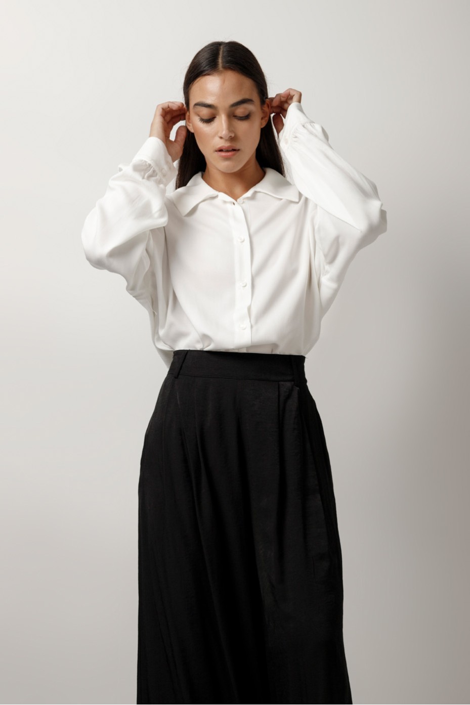 PANTS WITH PLEATS