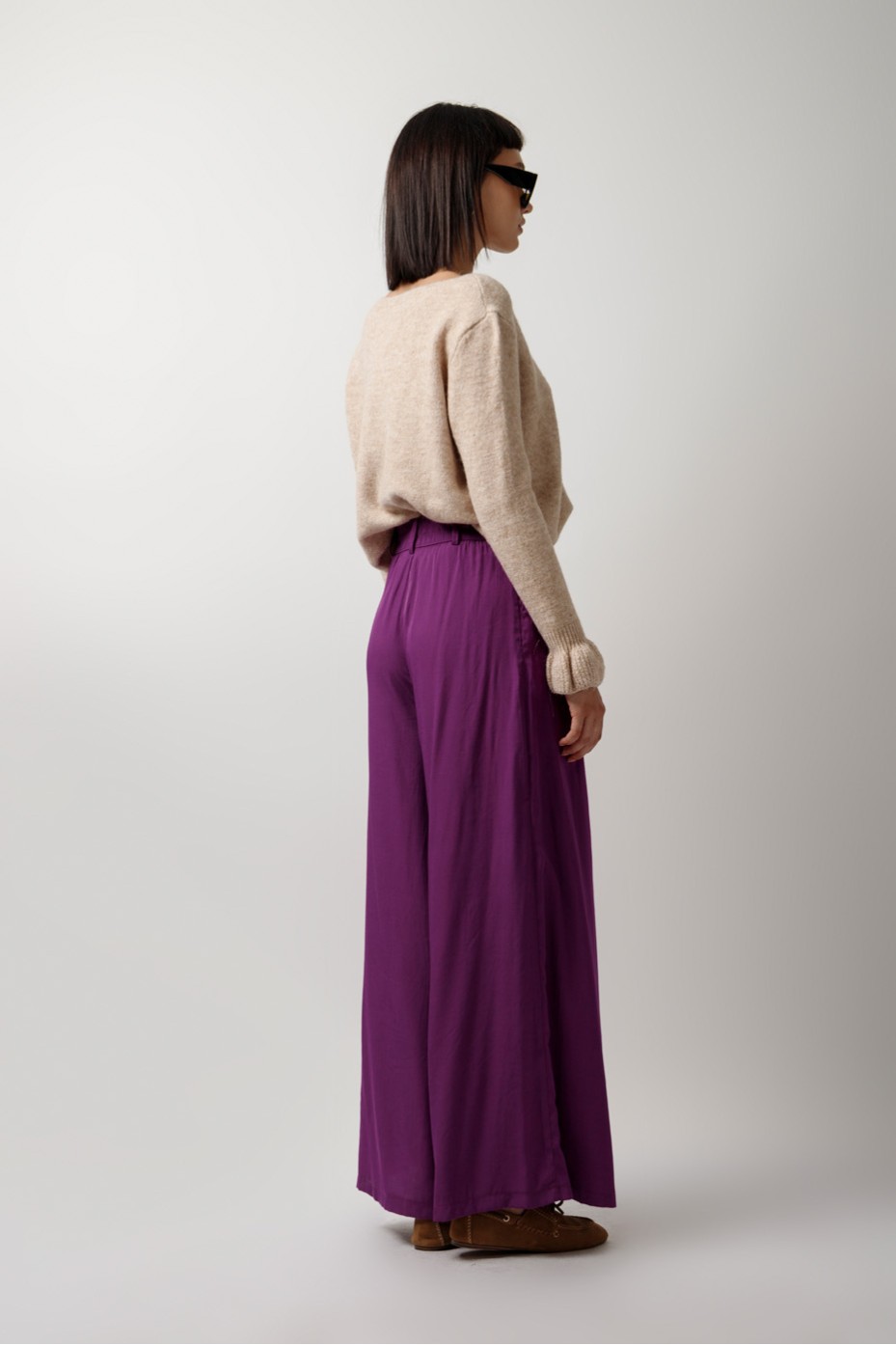 PANTS WITH PLEATS