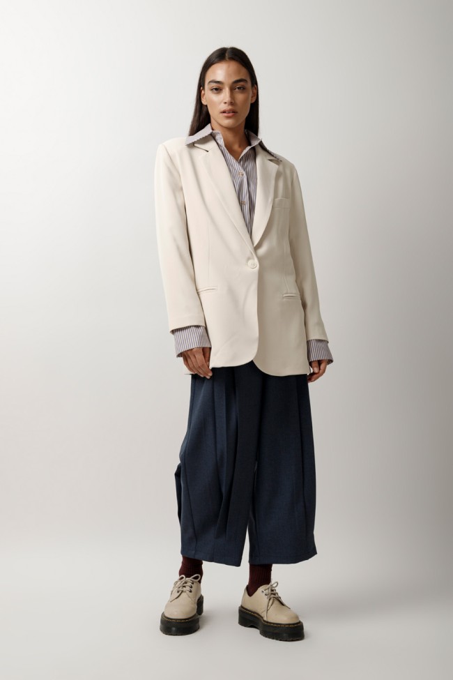 FITTED SUIT JACKET WITH BUTTON