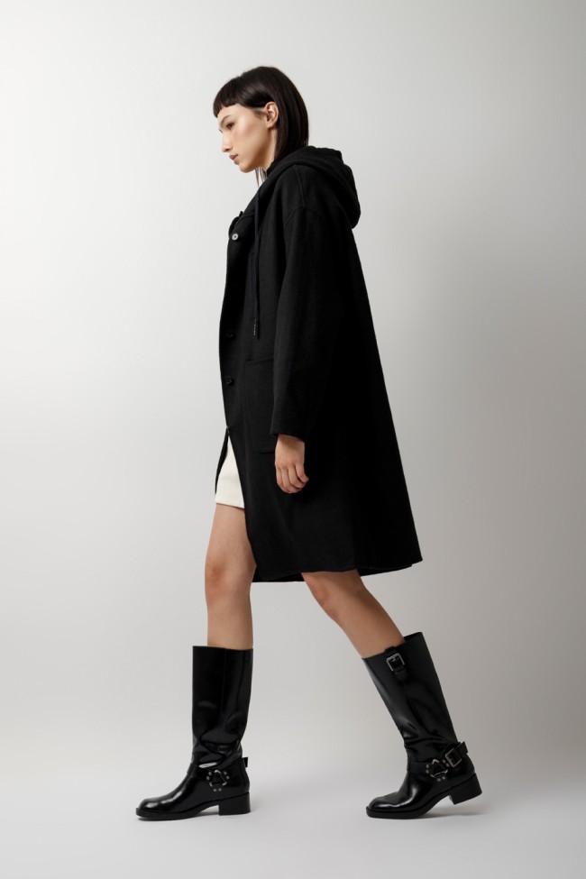 ΠΑΛΤΟ ΜΕ ΚΟΥΚΟΥΛΑ ΚΑΙ OVERSIZED ΤΣΕΠΕΣ