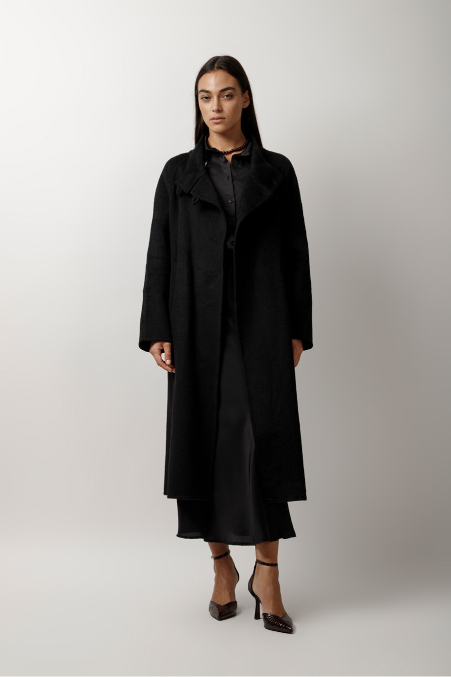 ΠΑΛΤΟ ΜΟΝΟΧΡΩΜΟ OVERSIZED ΜΕ ΖΩΝΗ