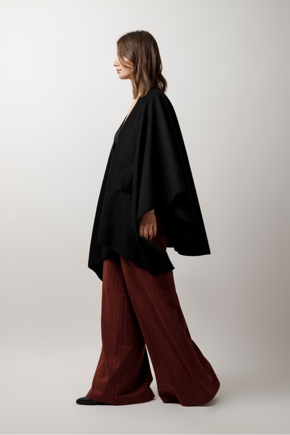 CAPE OVERALL WITH LOOPS ON THE FRONT