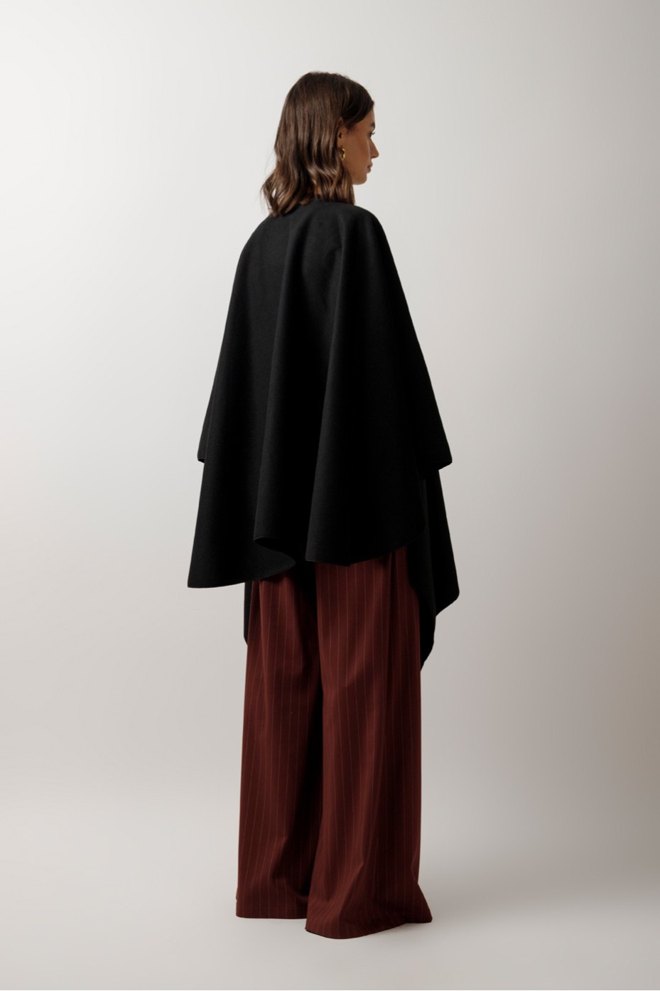 CAPE OVERALL WITH LOOPS ON THE FRONT