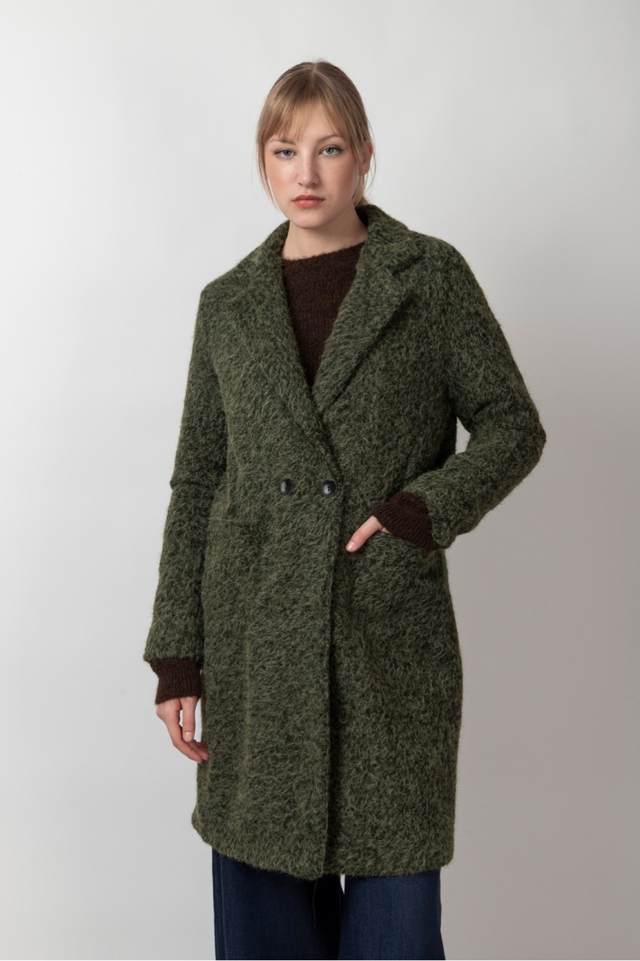 ΠΑΛΤΟ ΧΝΟΥΔΩΤΟ ΜΕ ΓΙΑΚΑ ΚΑΙ ΤΣΕΠΕΣ