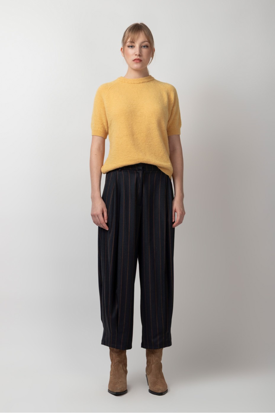 ΜΠΛΟΥΖΑ ΠΛΕΚΤΗ ΜΕ ΚΟΝΤΑ ΜΑΝΙΚΙΑ