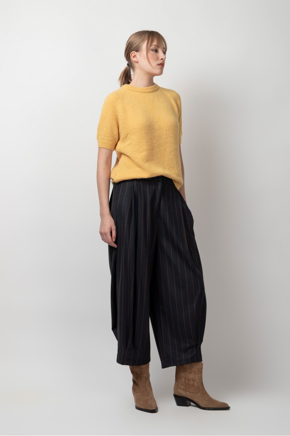 ΜΠΛΟΥΖΑ ΠΛΕΚΤΗ ΜΕ ΚΟΝΤΑ ΜΑΝΙΚΙΑ