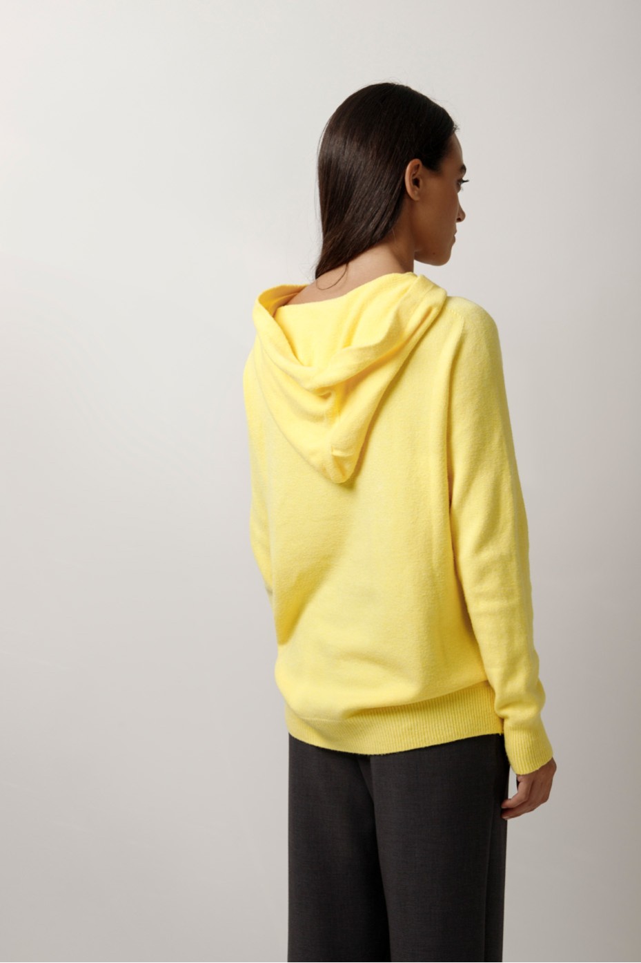 KNITTED HOODED SWEATSHIRT