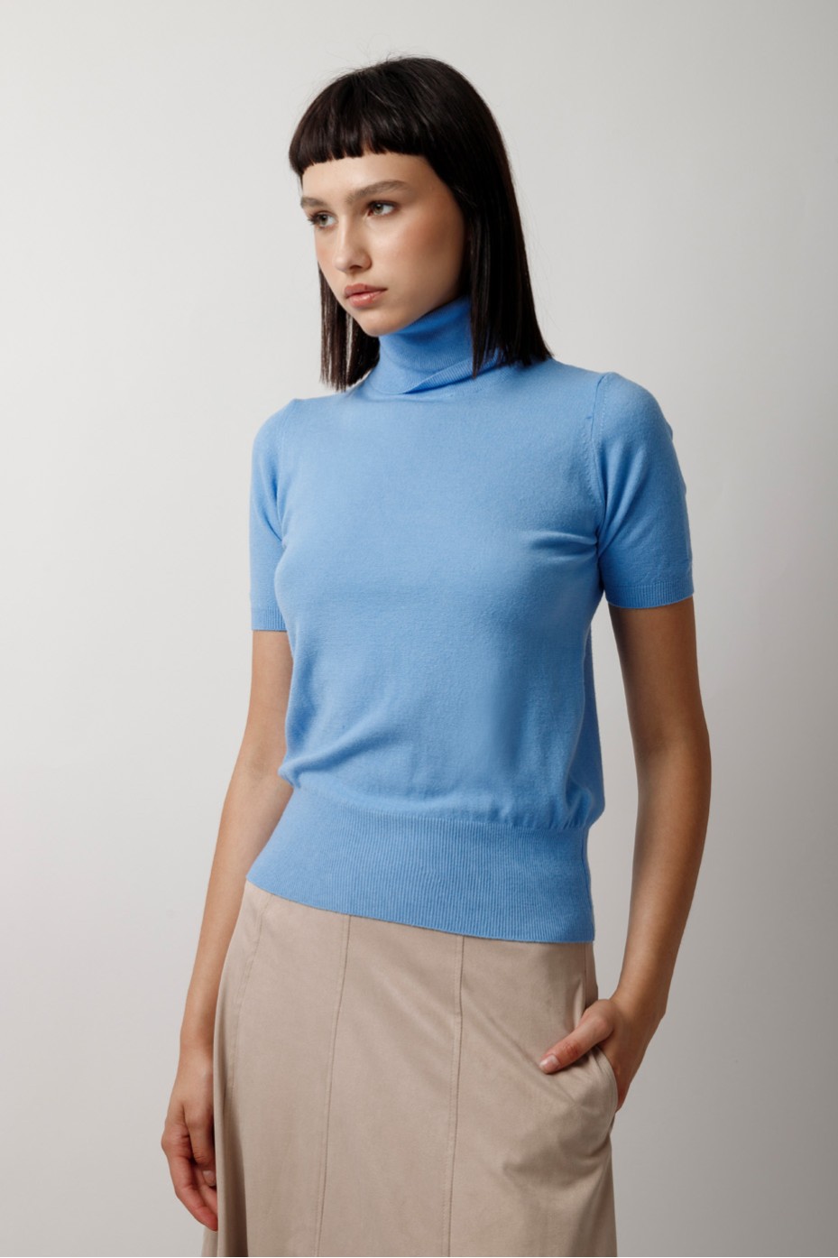 KNITTED BLOUSE WITH HALTER