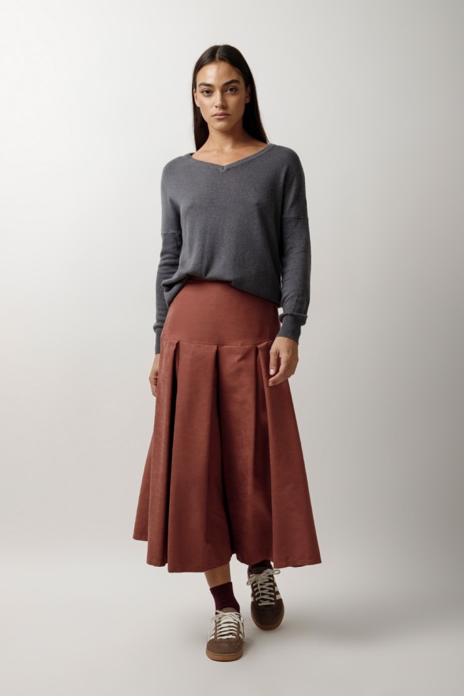 KNITTED V-NECK TOP