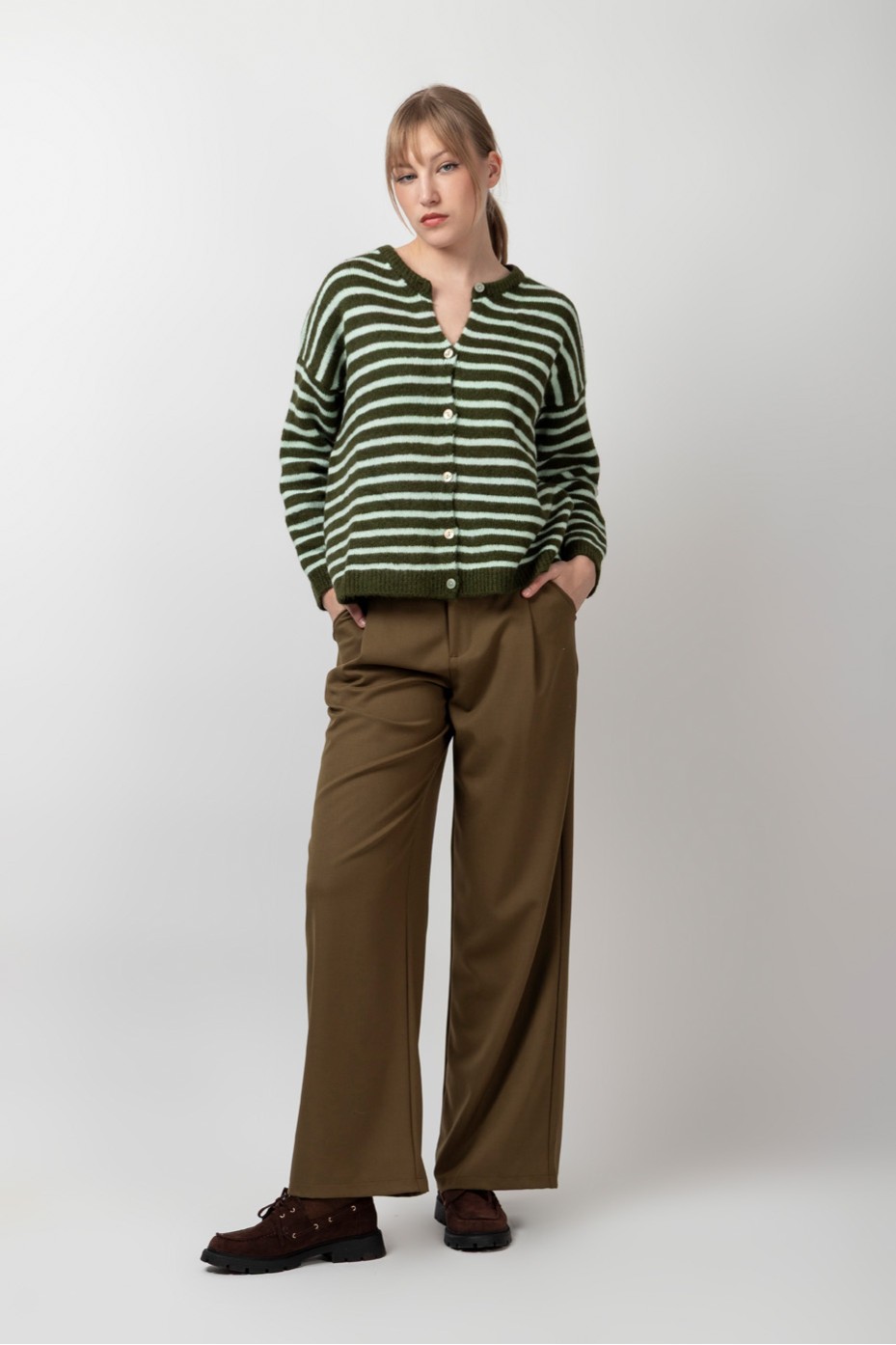 ΖΑΚΕΤΑ ΠΛΕΚΤΗ ΜΕ ΚΟΥΜΠΙΑ