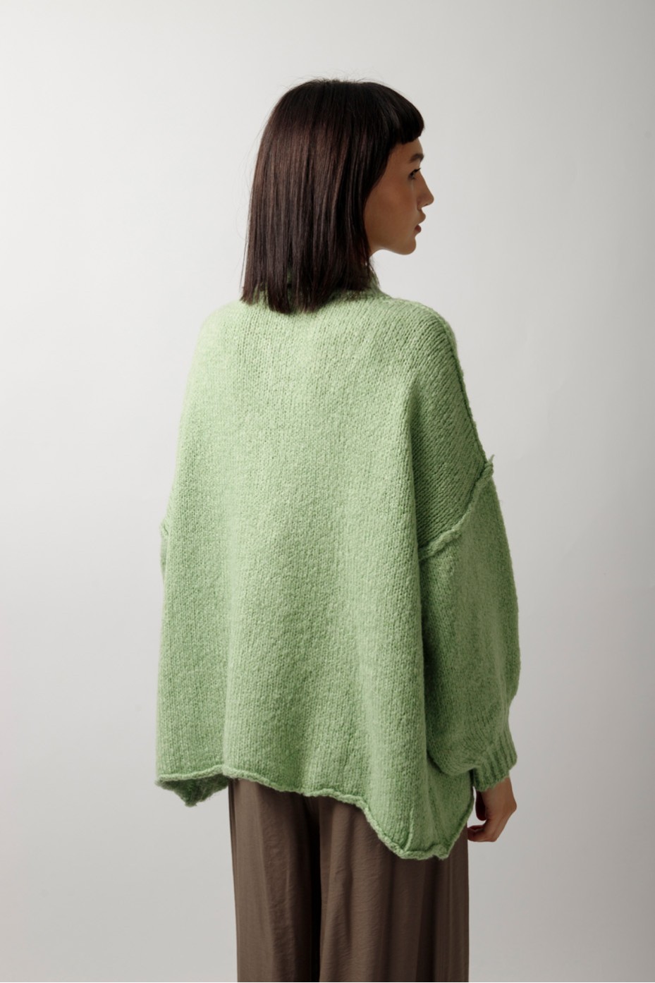 ΖΑΚΕΤΑ ΠΛΕΚΤΗ OVERSIZED ΜΕ ΚΟΥΜΠΙΑ