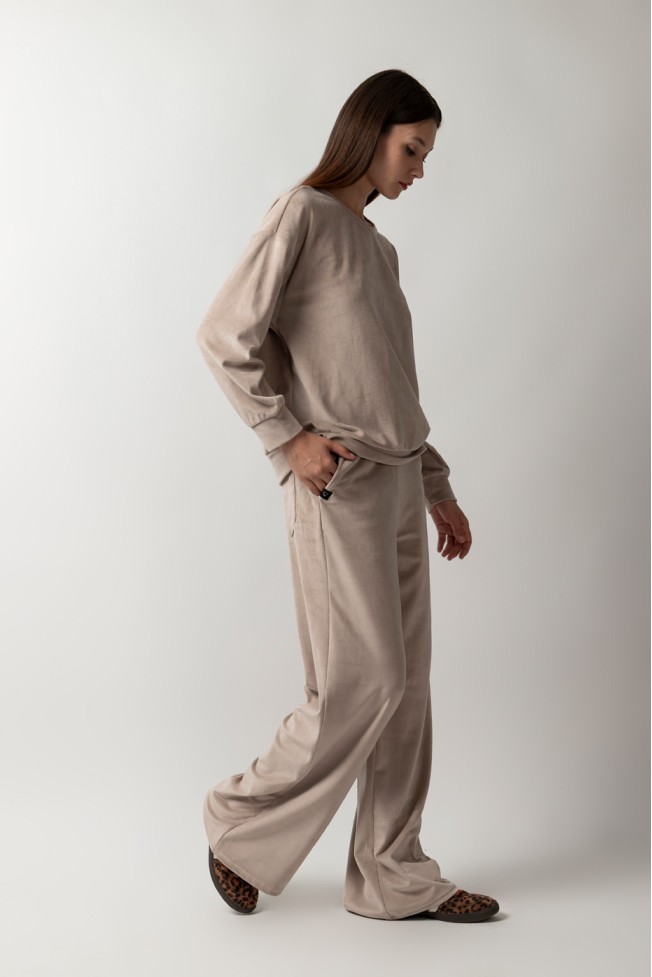 SWEATSHIRT AND JOGGERS SET
