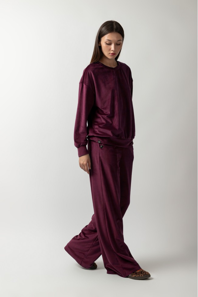 SWEATSHIRT AND JOGGERS SET