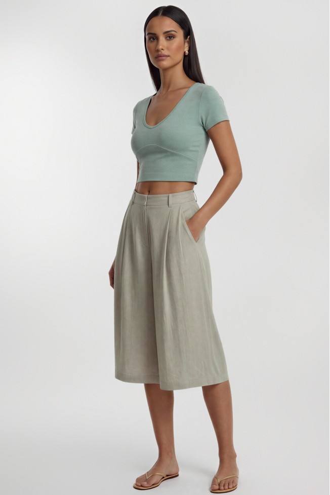 CROP V-NECK T-SHIRT