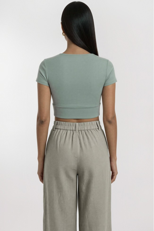 CROP V-NECK T-SHIRT