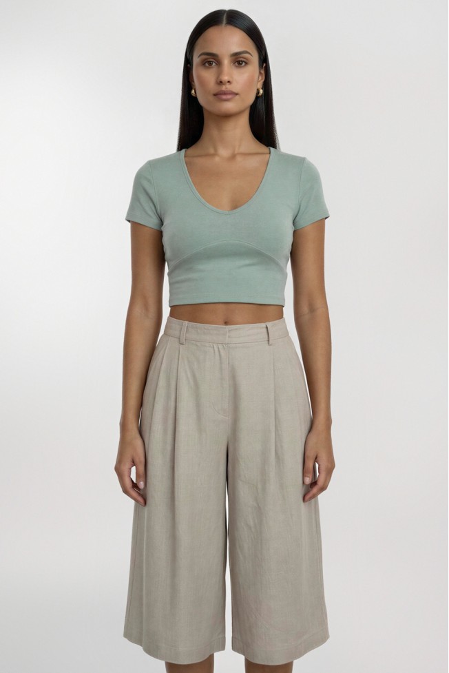 CROP V-NECK T-SHIRT