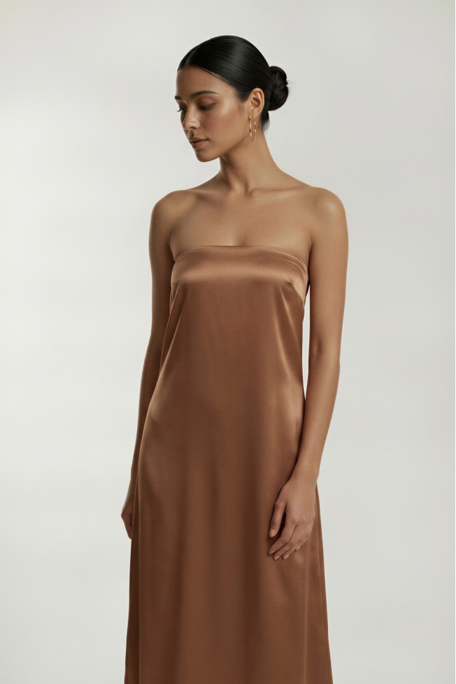 STRAPLESS SATIN DRESS WITH ELASTIC