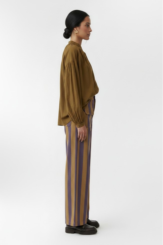 ΠΟΥΚΑΜΙΣΟ OVERSIZED ΜΕ ΦΟΥΣΚΩΤΑ ΜΑΝΙΚΙΑ