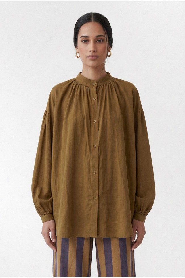 ΠΟΥΚΑΜΙΣΟ OVERSIZED ΜΕ ΦΟΥΣΚΩΤΑ ΜΑΝΙΚΙΑ