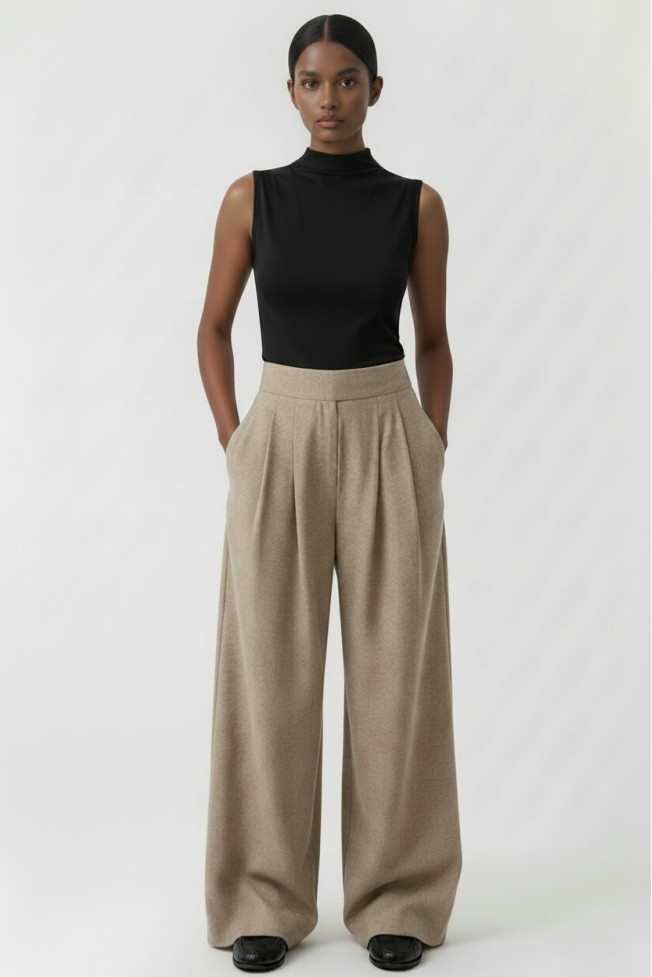 SLEEVELESS BLOUSE WITH LOOP