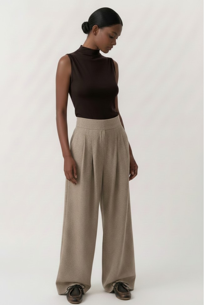 SLEEVELESS BLOUSE WITH LOOP