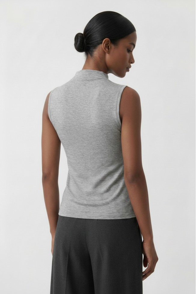 SLEEVELESS BLOUSE WITH LOOP