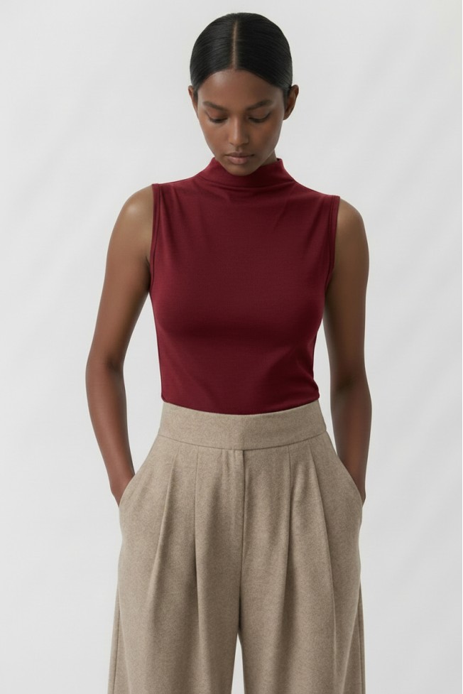 SLEEVELESS BLOUSE WITH LOOP