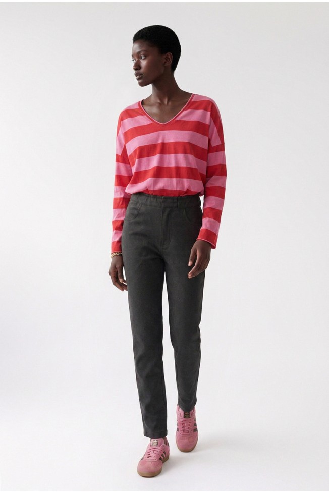 STRIPED V-NECK BLOUSE