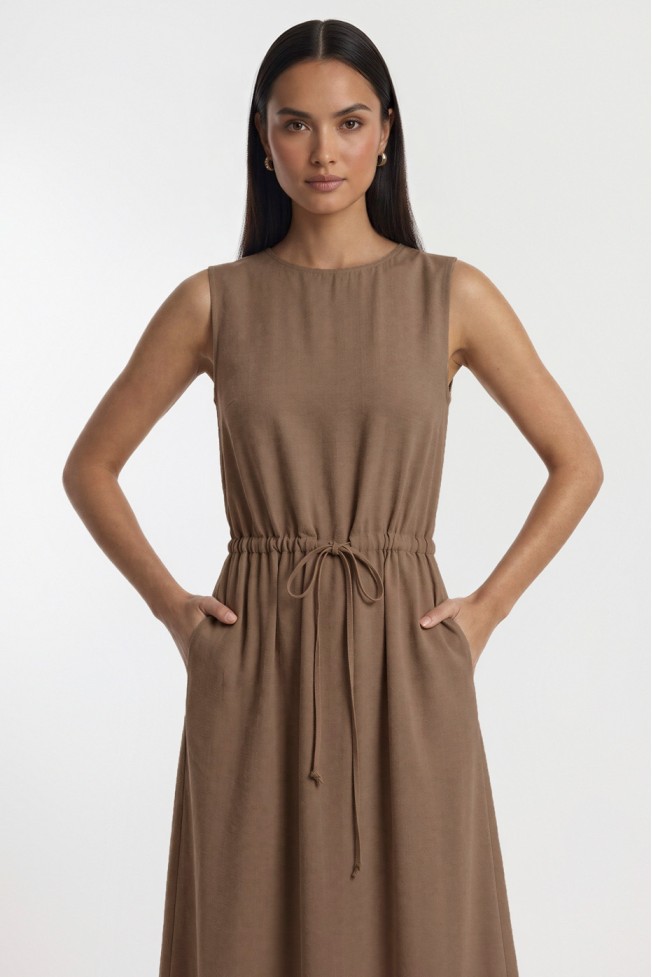 DRESS WITH SLIT BACK