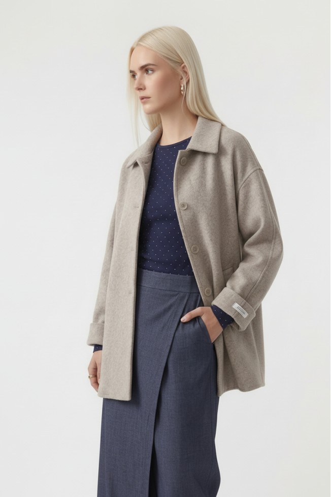 COAT WITH SIDE OPENINGS