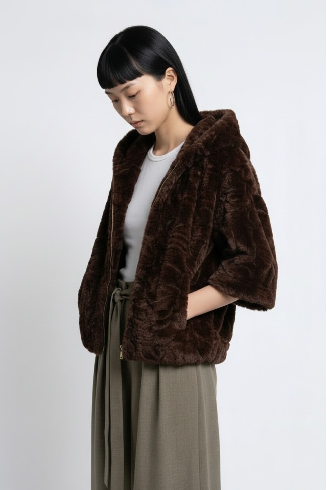 FAUX FUR COAT WITH TROUCAR SLEEVES